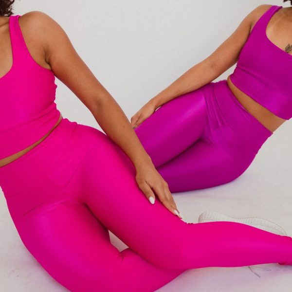 Editorial moda fitness Ensaio feminino para marca fitness loja de roupa academia poses estúdio